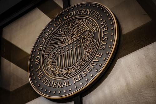 Morgan Stanley Proyeksi The Fed Tetap Pangkas Suku Bunga di 2026 Meski Harga Minyak Naik