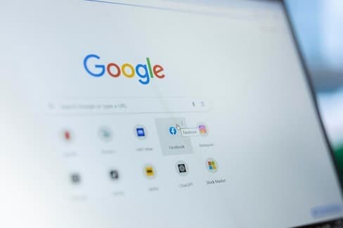 Google Cetak Rekor Pendapatan Rp6.700 Triliun pada 2025