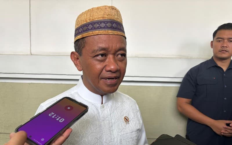 Dua Kapal Pertamina Belum Bisa Lalui Selat Hormuz, Bahlil Bilang Begini