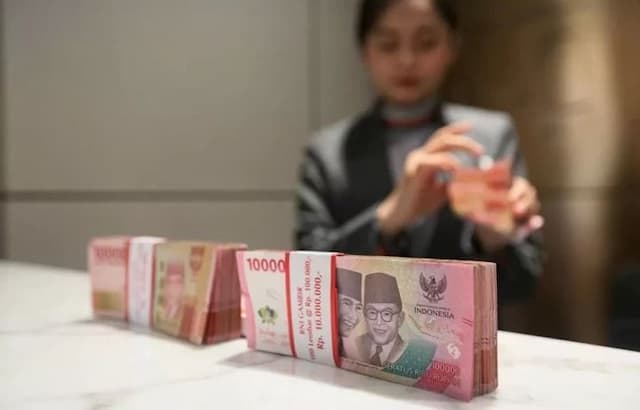 Nilai Tukar Rupiah Menguat Jelang Libur Natal, Ditutup di Rp16.765 per USD