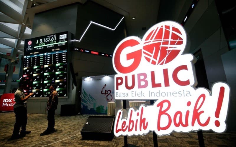 IHSG Ditutup Turun 0,61 Persen, Bertahan di Level Psikologis 7.000