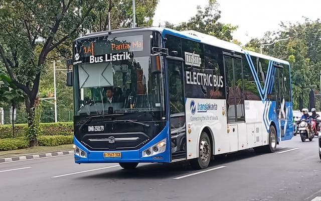 Transjakarta Operasikan Shuttle Khusus Stasiun Bekasi Timur-Bekasi Pascakecelakaan KRL 