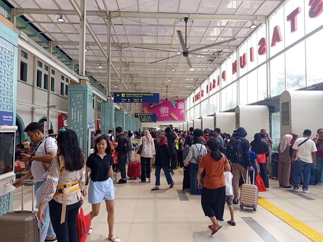 53 Ribu Penumpang KA Tiba di Jakarta, KAI: Hari Ini Angka Tertinggi Kedatangan