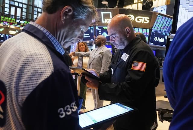 Wall Street Naik Tipis Seiring Harga Emas dan Perak Masih Volatil