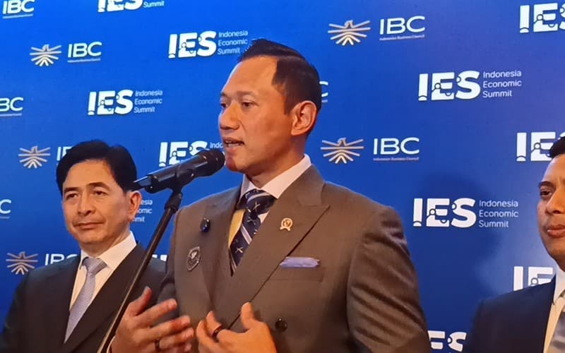 AHY Terus Kawal Utang Whoosh, Kereta Cepat Jakarta-Surabaya Tetap Masuk Rencana