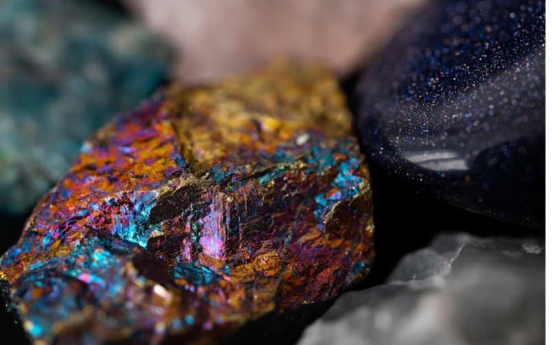 Gandeng UEA, Perminas Amankan Akses Mineral Tanah Jarang di Gabon