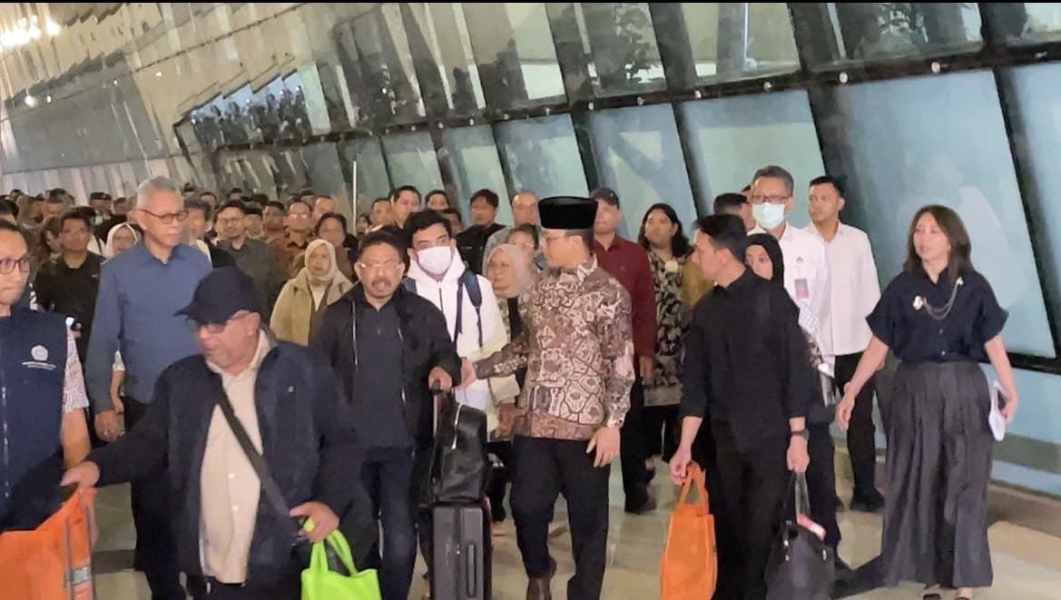 Sebanyak 22 WNI yang Dipulangkan dari Iran Tiba di Bandara Soetta