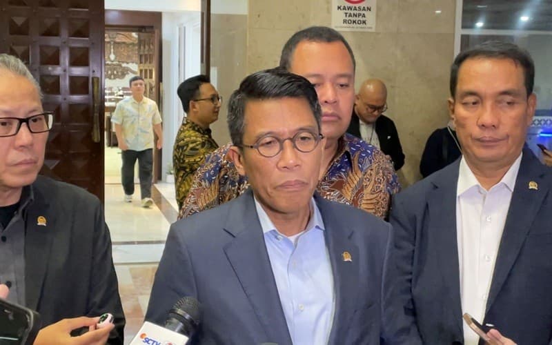 Komisi XI DPR Tetapkan 5 Anggota Dewan Komisioner OJK, Friderica Jadi Ketua