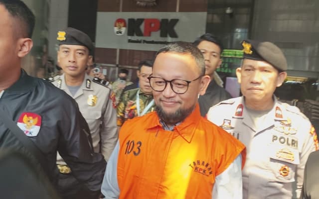 Mantan Stafsus Menag Gus Alex Ditahan KPK  
