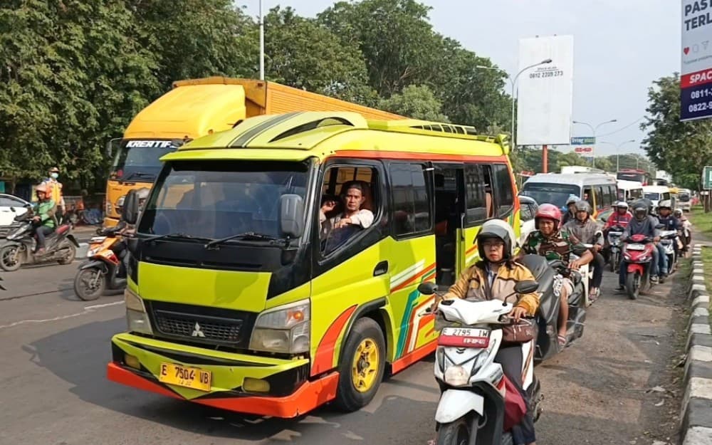 One Way Tol Cikatama-Brebes Diberlakukan, Jalur Arteri Cirebon Arah Jakarta Padat