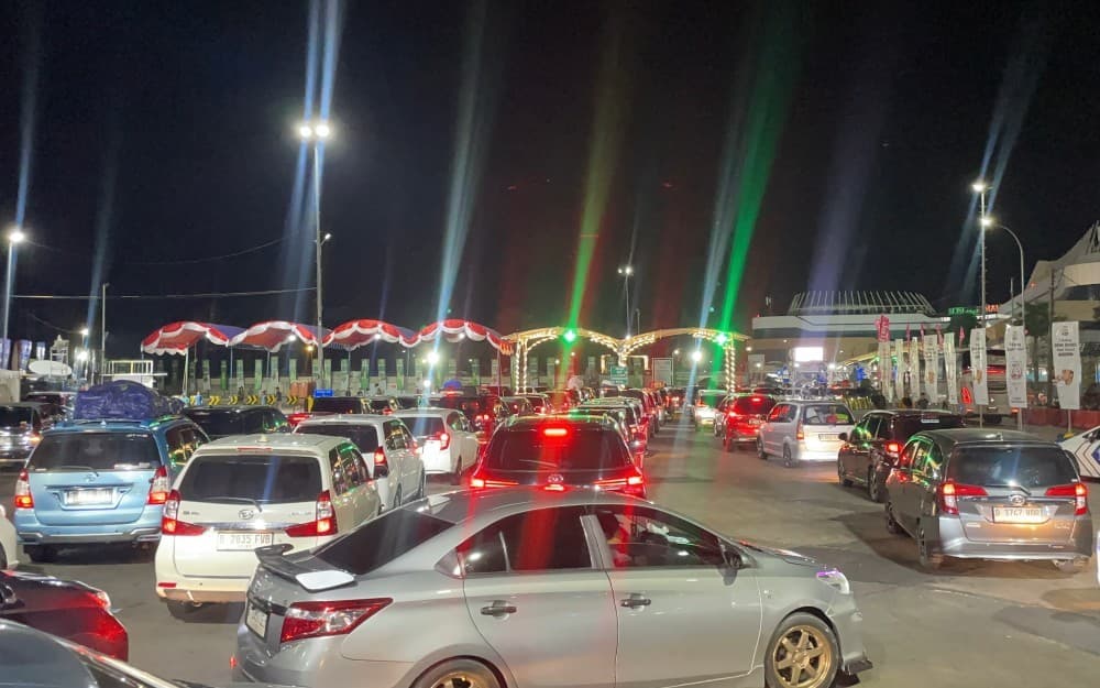 Jelang Lebaran 2026, 124.000 Penumpang dan 19.000 Kendaraan Menyeberang dari Pelabuhan Merak 