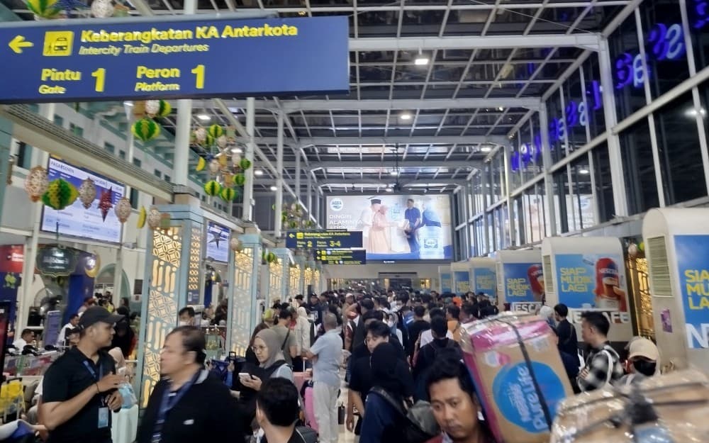 Ketepatan Waktu Jadi Alasan Pemudik Pilih Kereta Api untuk Mudik ke Kampung Halaman 