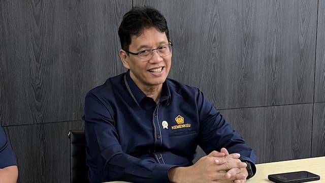 Purbaya Kaji Opsi Pajak Tambahan Barang China yang Dijual di e-Commerce Seperti TikTok