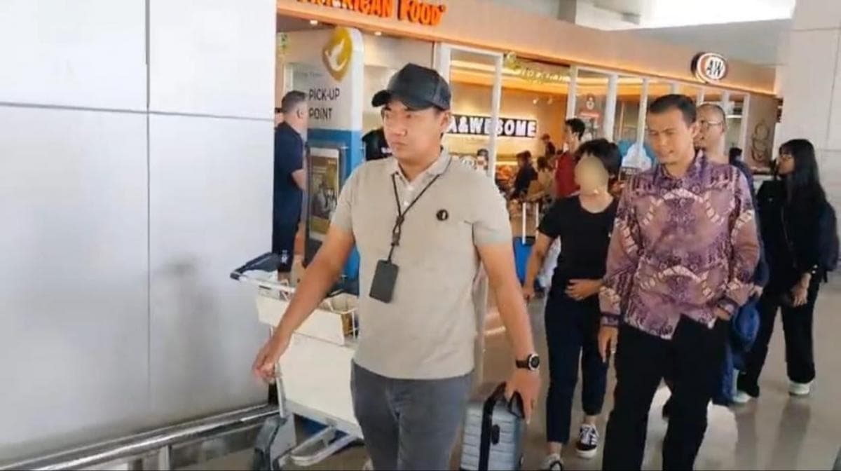 OJK dan Bareskrim Polri Tangkap Tersangka Tindak Pidana Perbankan di Stasiun Gambir