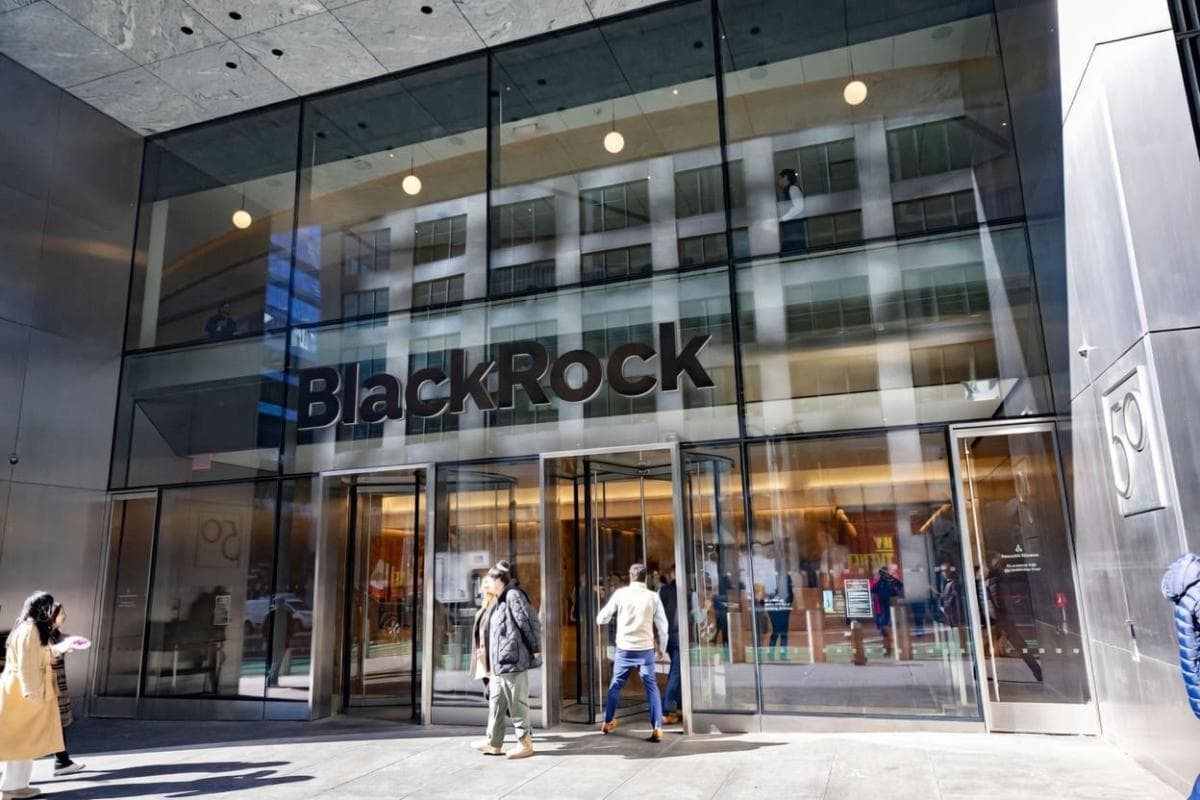 BlackRock Luncurkan Quant Fund Fokus Saham Singapura, Indonesia Dapat Porsi Berapa?