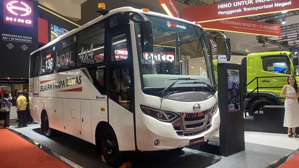 Hino Indonesia Luncurkan Produk Baru di GIICOMVEC 2026, Bus Penggerak Empat Roda Hino Indonesia Luncurkan Produk Baru di GIICOMVEC 2026, Bus Penggerak Empat Roda