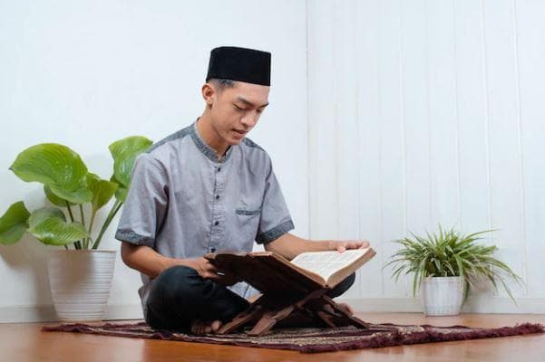 5 Manfaat Membaca 10 Ayat Terakhir Surat Al Kahfi, Nomor 2 Paling Dahsyat