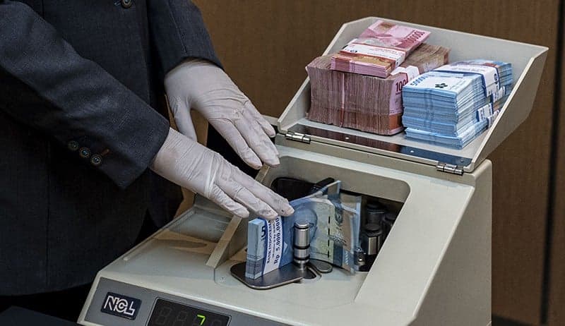 Fitch Ratings Pangkas Outlook Utang RI Jadi Negatif, Soroti Kondisi Fiskal