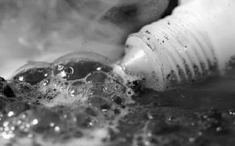 Viral Tangis Ibu Korban Penyiraman Air Keras di Jakpus Pecah usai Pelaku Tak Ditahan