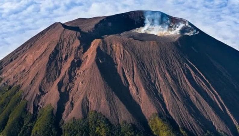 Aktivitas Gunung Slamet Meningkat, Badan Geologi Larang Pendakian