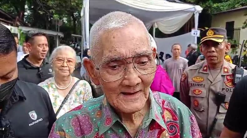 Jenazah Try Sutrisno Disalatkan di Masjid Sunda Kelapa usai Zuhur  