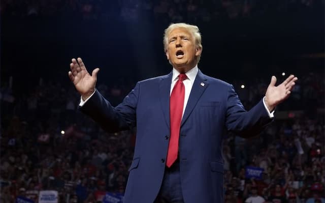 Trump Klaim Akan Kuasai Selat Hormuz Bersama Pemimpin Iran Berikutnya