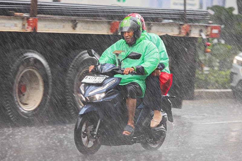 Hujan Sangat Deras Diprediksi Guyur Jabar hingga 4 Mei, BNPB: Waspada Banjir!