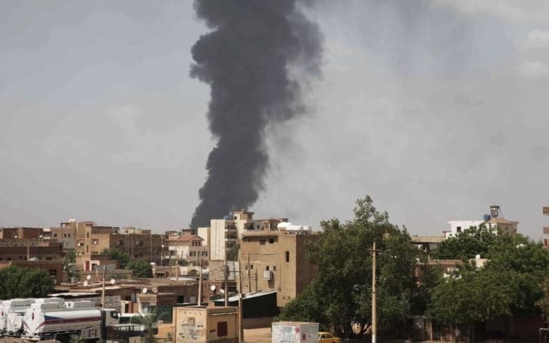 Biadab! Pasukan Pemberontak Bom Masjid di Sudan saat Anak-Anak Belajar Alquran