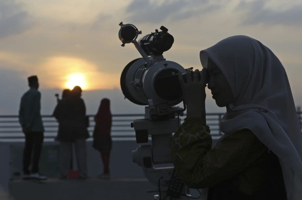 Negara-Negara Muslim Mulai Puasa Ramadan 19 Februari termasuk di Arab dan Asia Tenggara