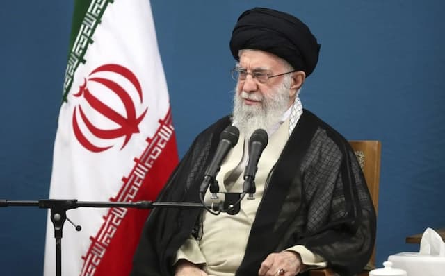 Khamenei Sebut AS Serang Iran karena Ingin Kuasai Minyak dan Gas