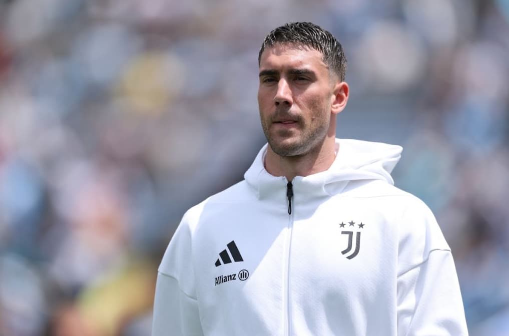 Dusan Vlahovic Rela Gaji Dipangkas Demi Bertahan di Juventus