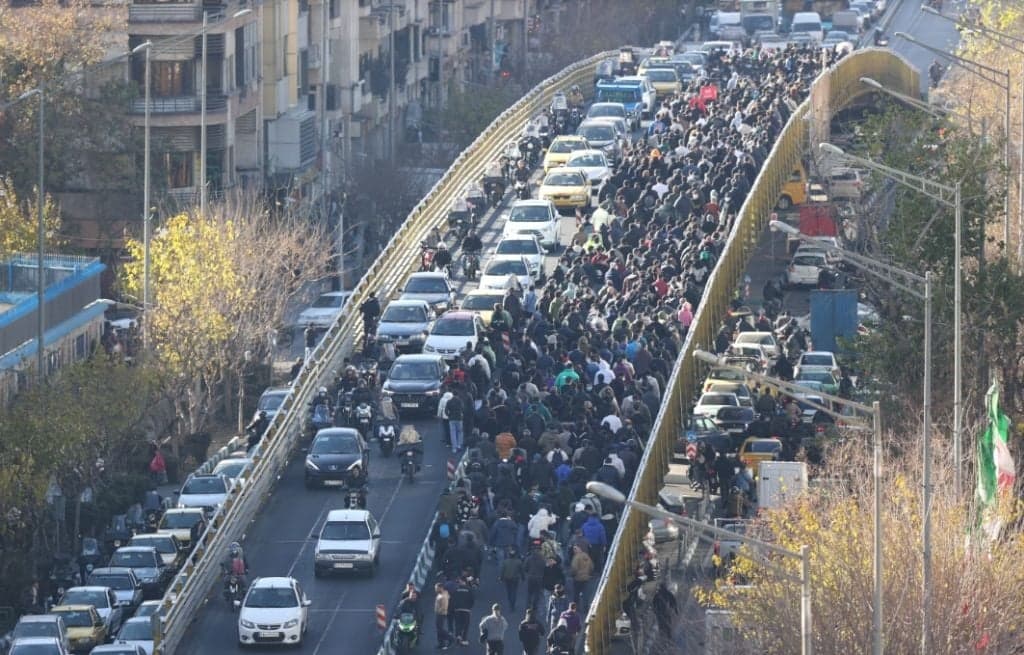 Trump Ancam Bunuh Pemimpin Tertinggi Iran Khamenei