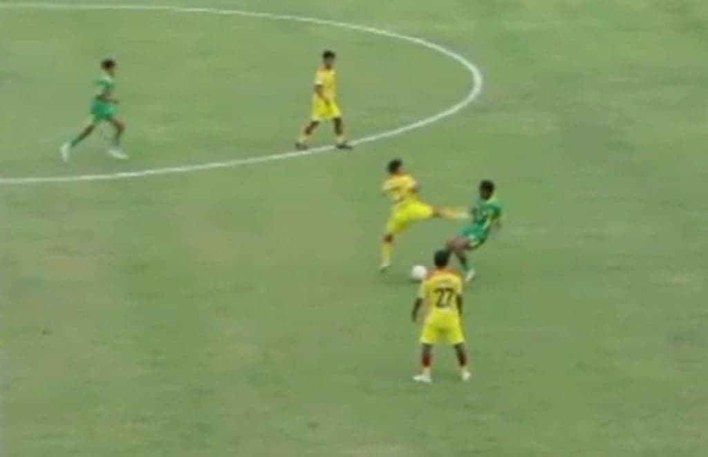 Hilmi Gimnastiar Dilarang Bermain Sepak Bola Seumur Hidup Imbas Tendangan Kungfu