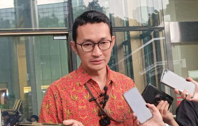 KPK Sita Uang Tunai saat OTT Bupati Cilacap Syamsul Auliya Rachman