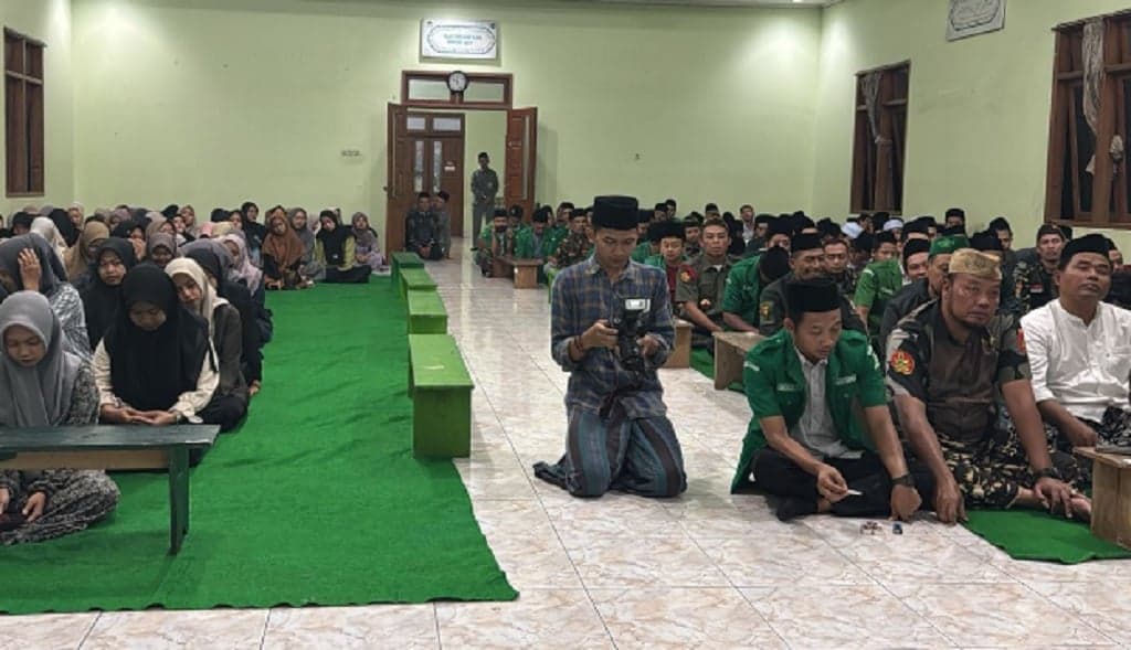 Santri dan Kader Ansor di Semarang Gelar Istigasah untuk Gus Yaqut