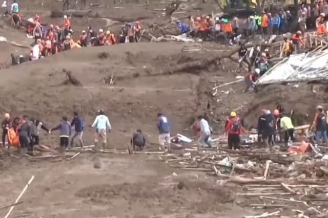 Tanggap Darurat Longsor Cisarua Bandung Barat Berakhir, Korban Jiwa 80 Orang