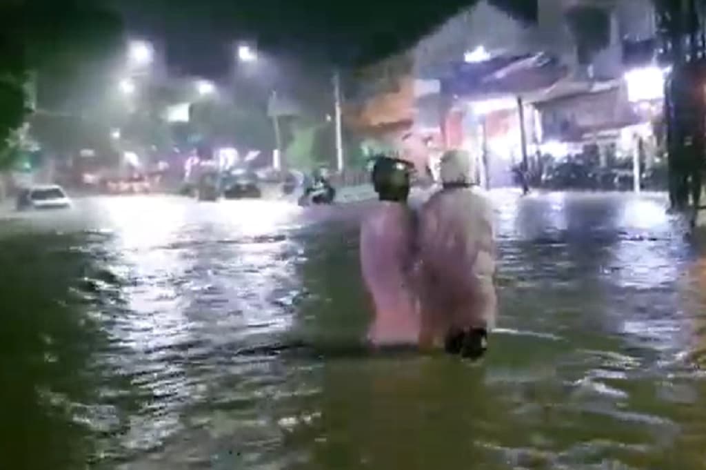 Banjir Luapan Sungai Comal Rendam 5.000 Rumah di Pemalang, Akses Jalan Putus