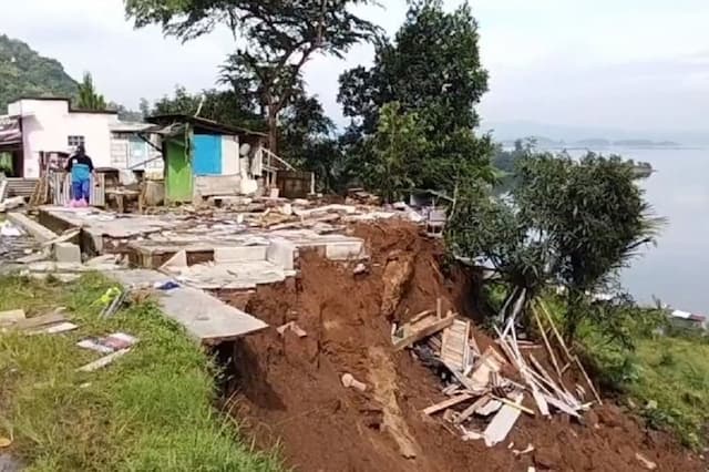 Longsor di Lingkar Timur Waduk Jatigede Sumedang, 2 Warung Terdampak