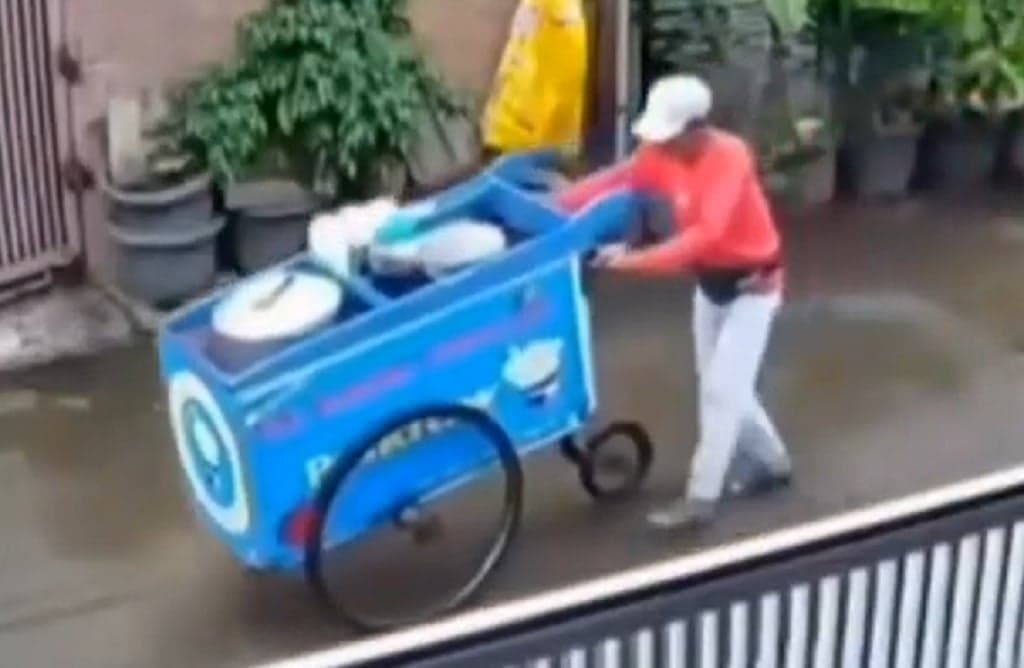 Viral Pedagang Es Cincau di Bekasi Tewas Terkapar saat Jualan, Diduga Serangan Jantung