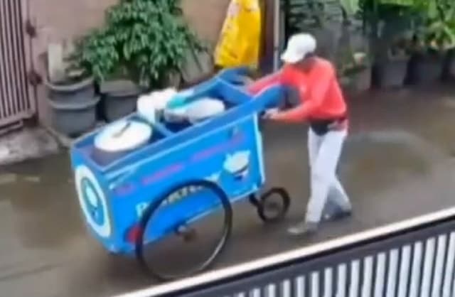 Viral Pedagang Es Cincau di Bekasi Tewas Terkapar saat Jualan, Diduga Serangan Jantung