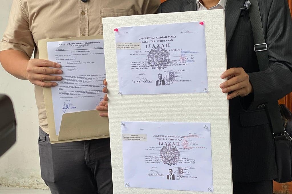 Ijazah Jokowi Tanpa Sensor Dikantongi Bonatua, Kubu Roy Suryo: 99,9 Persen Palsu!