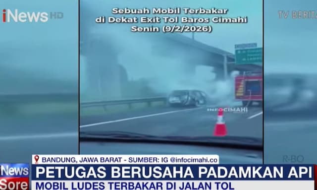 Detik-Detik Mobil Angkut 4 Orang Terbakar di Tol Purbaleunyi Cimahi