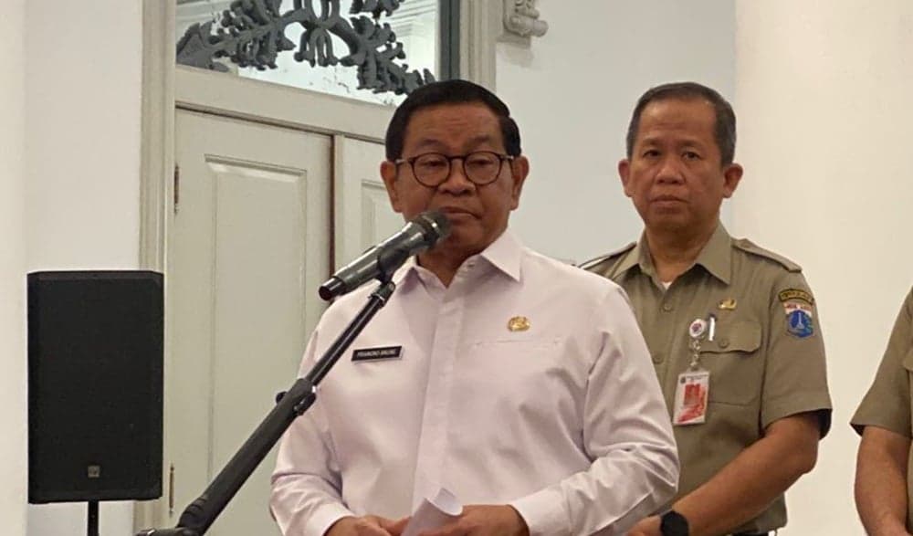 Driver Ojol Kecelakaan gegara Jalan Berlubang di Grogol, Pramono Minta Maaf