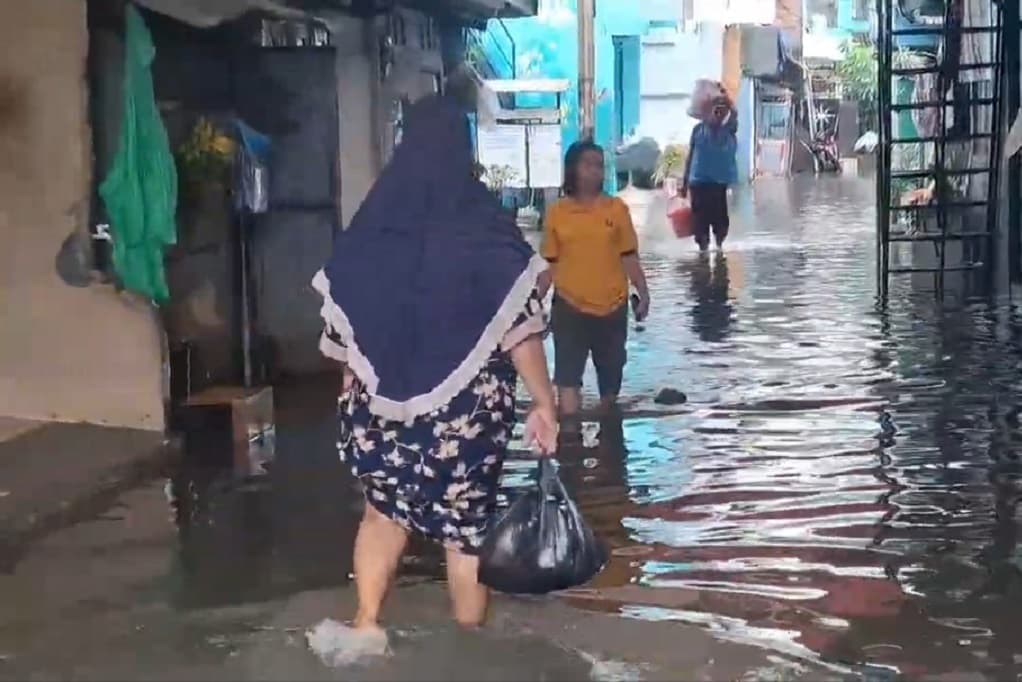 Banjir Rendam Permukiman Warga di Cengkareng Jakbar, Ketinggian Capai 40 Cm