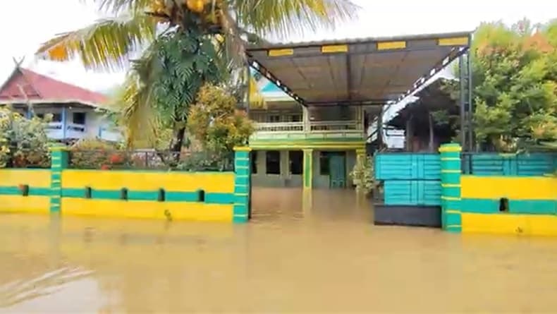 Ribuan Rumah di Pangkep Terendam Banjir, Bendung Tabo-Tabo Siaga