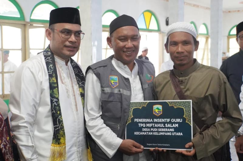 Arungi Lautan, Pemkab Kotabaru Lanjutkan Safari Ramadan di Kelumpang Tengah dan Utara