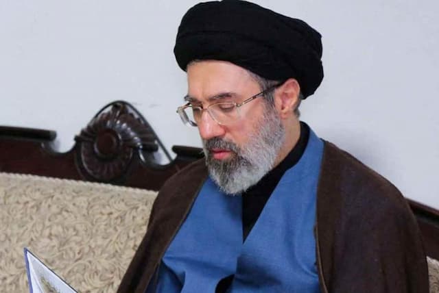 Menlu Iran: Mojtaba Khamenei Segera Muncul ke Publik