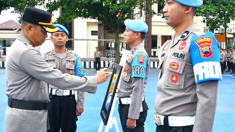 Desersi, Anggota Polres Karanganyar Bripka Hajar Dwi Nugroho Dipecat Desersi, Anggota Polres Karanganyar Bripka Hajar Dwi Nugroho Dipecat