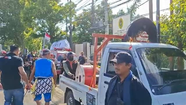 Massa AMPB Berdatangan ke PN Pati, Kawal Sidang Putusan Aktivis Supriyono dan Teguh Istiyanto