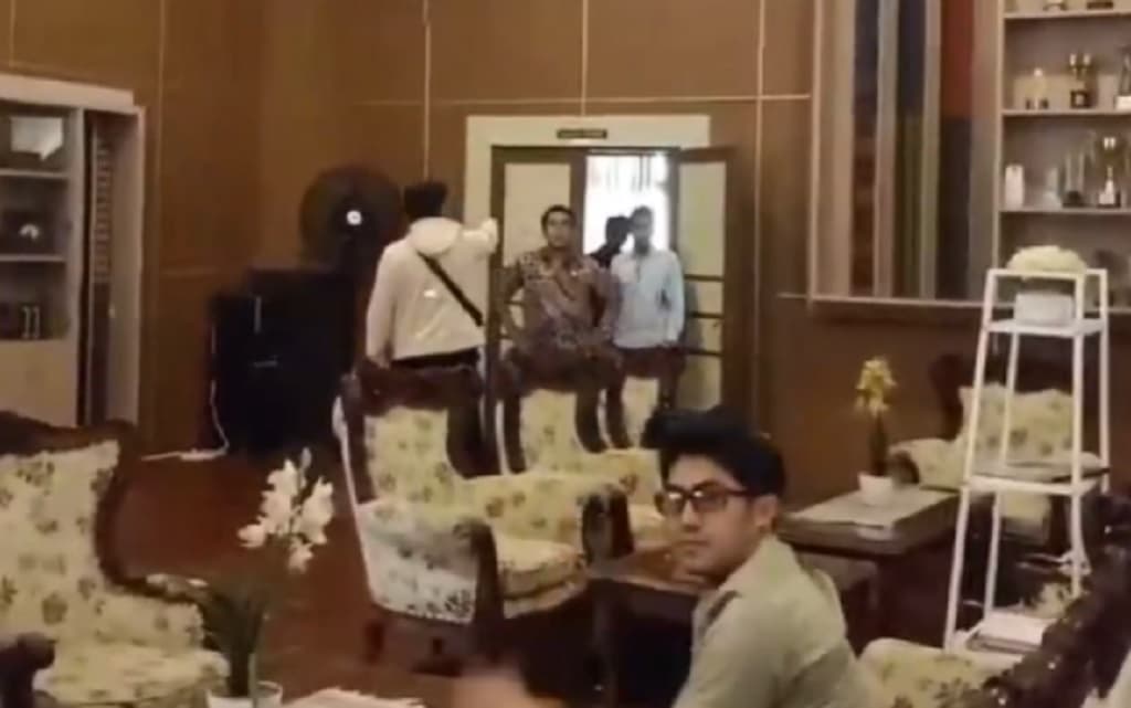 KPK Geledah Kantor Bupati dan Rumah Pribadi Fadia Arafiq di Pekalongan